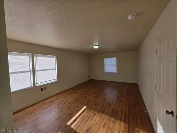 $2,900 | 1590 Mustang Drive, Henderson, NV 89002