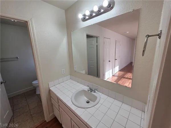 $2,900 | 1590 Mustang Drive, Henderson, NV 89002