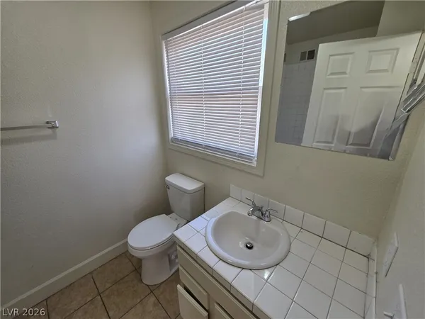 $2,900 | 1590 Mustang Drive, Henderson, NV 89002