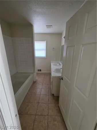 $2,900 | 1590 Mustang Drive, Henderson, NV 89002