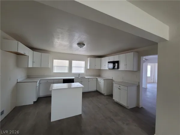 $3,100 | 1590 Mustang Drive, Henderson, NV 89002