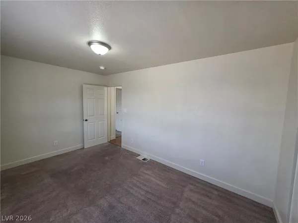 $2,900 | 1590 Mustang Drive, Henderson, NV 89002