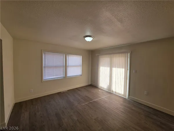 $2,900 | 1590 Mustang Drive, Henderson, NV 89002