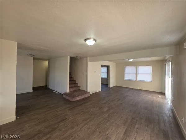 $2,900 | 1590 Mustang Drive, Henderson, NV 89002
