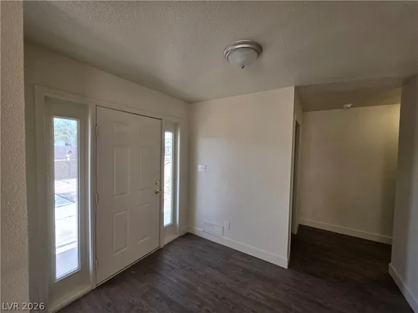 $2,900 | 1590 Mustang Drive, Henderson, NV 89002