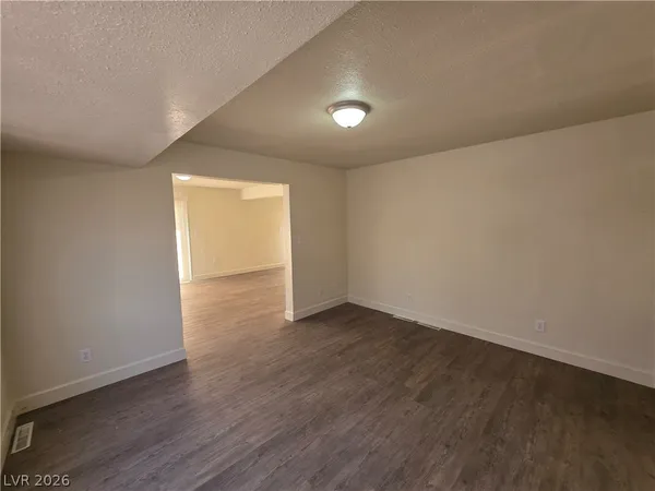$2,900 | 1590 Mustang Drive, Henderson, NV 89002