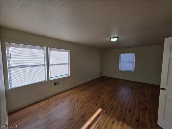 $2,900 | 1590 Mustang Drive, Henderson, NV 89002