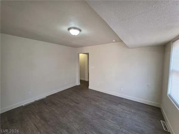 $2,900 | 1590 Mustang Drive, Henderson, NV 89002