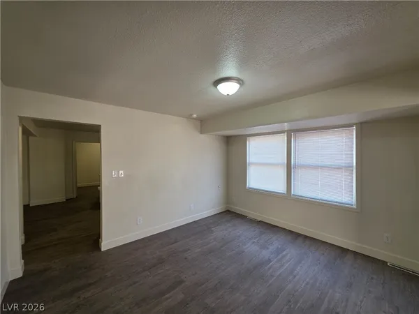 $2,900 | 1590 Mustang Drive, Henderson, NV 89002