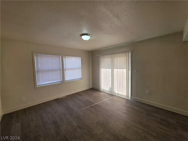 $2,900 | 1590 Mustang Drive, Henderson, NV 89002