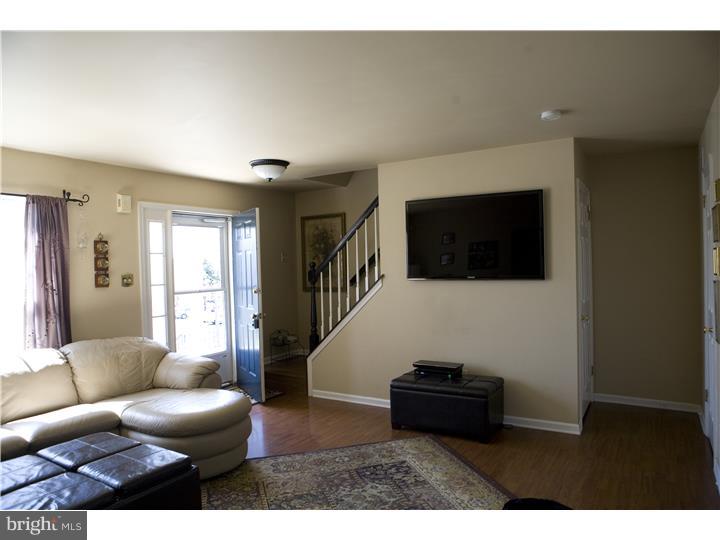 5431 Rinker Circle, Unit 280 Doylestown, PA 18902 - Photo 5 of 22 Living Room