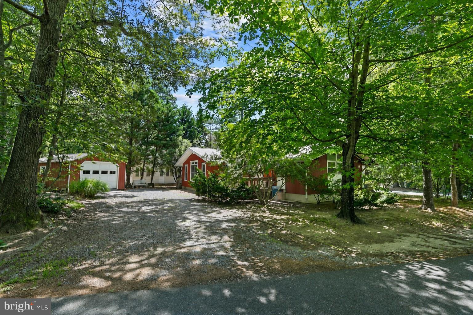 25 Seabreeze Road Ocean Pines, MD 21811 - Photo 3 of 56 Long Driveway