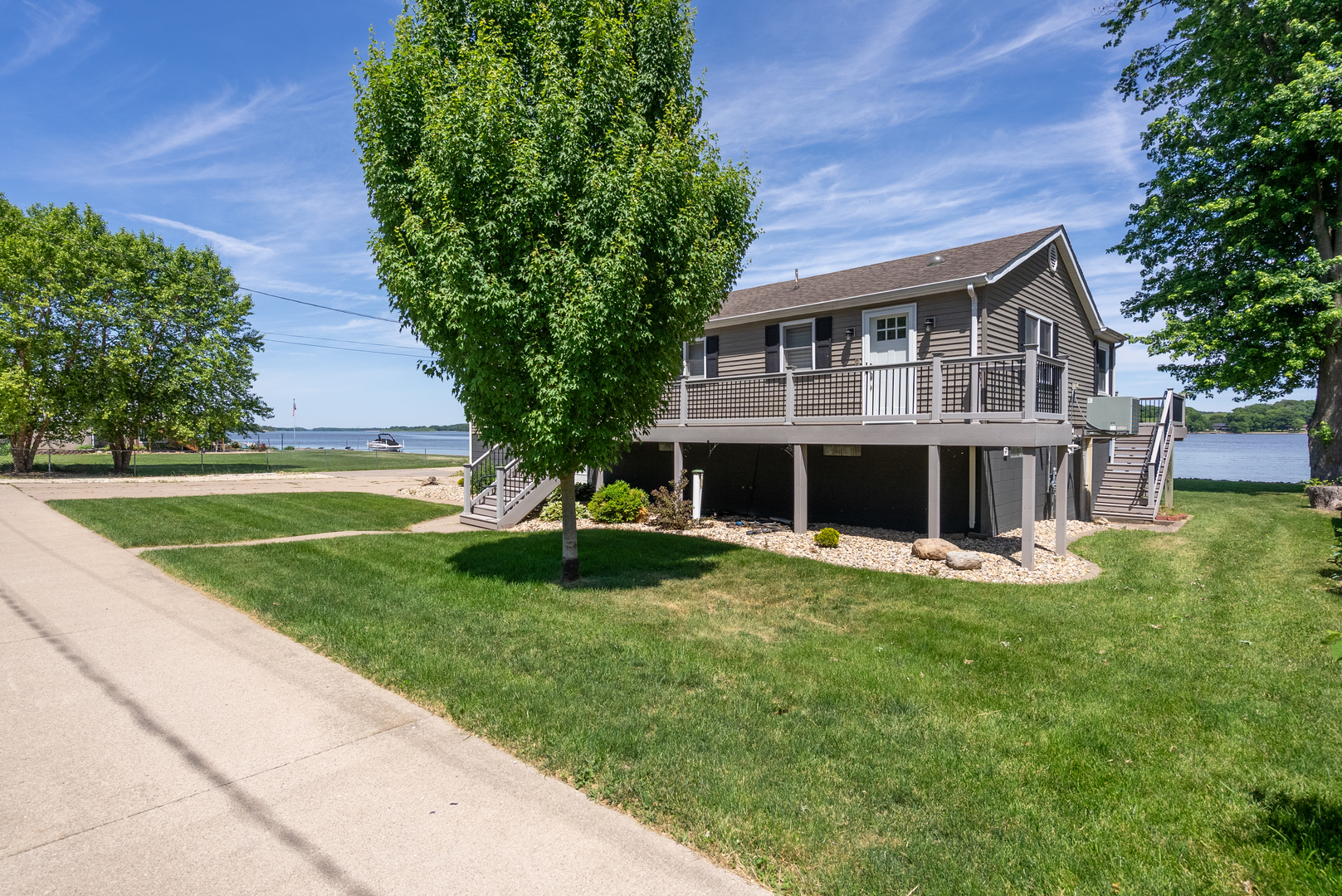 22799 Great River Road Le Claire, IA 52753 - Photo 36 of 48