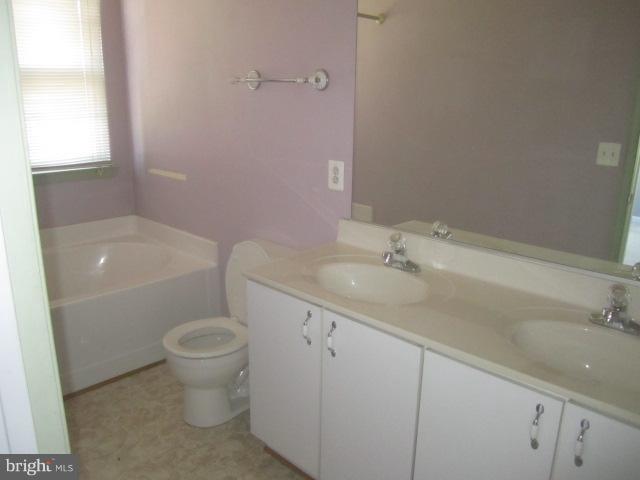 4113 Cutty Sark Road Baltimore, MD 21220 - Photo 19 of 30 Bath (Master)