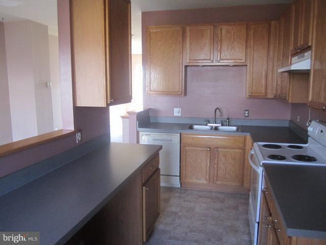 4113 Cutty Sark Road Baltimore, MD 21220 - Photo 5 of 30 Kitchen
