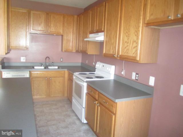 4113 Cutty Sark Road Baltimore, MD 21220 - Photo 6 of 30 Kitchen