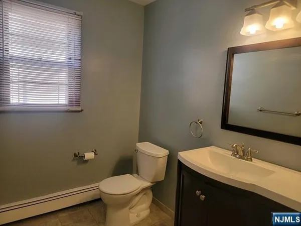 $2,600 | 156 Chestnut Street, Unit B 2, Rutherford, NJ 07070