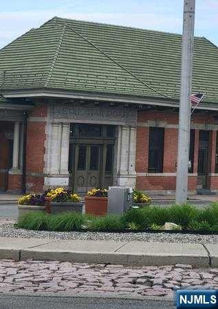 156 Chestnut Street, Unit B 2 Rutherford, NJ 07070 - Photo 25 of 33