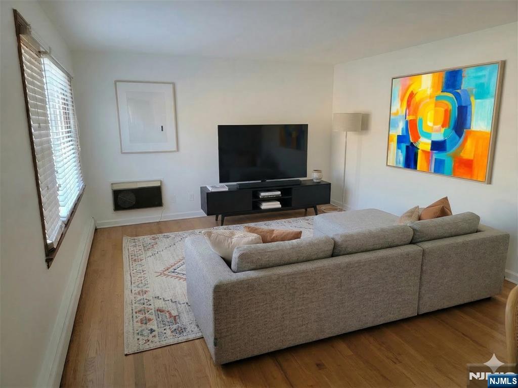 156 Chestnut Street, Unit B 2 Rutherford, NJ 07070 - Photo 7 of 33