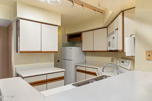 $249,000 | 2333 East Southern Avenue, Unit 2080, Tempe, AZ 85282