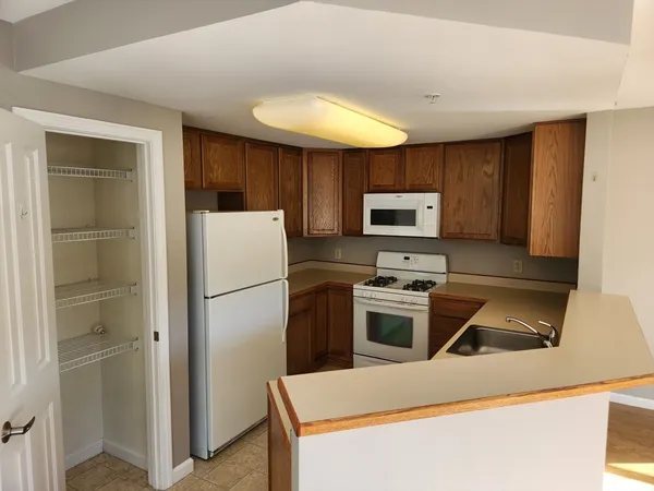 $2,500 | 511 Main Street, Unit D, Groton, MA 01450
