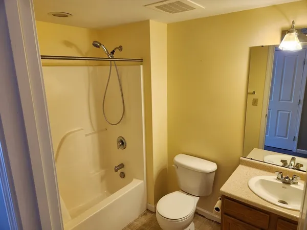 $2,500 | 511 Main Street, Unit D, Groton, MA 01450