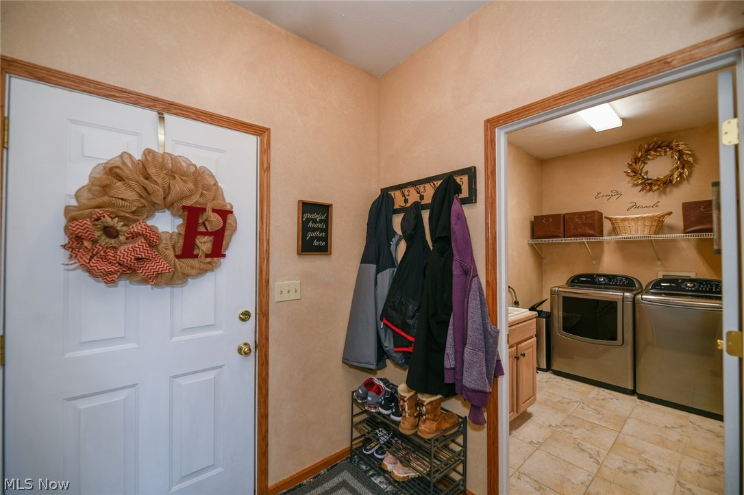 10901 Parmenter Road Burbank, OH 44214 - Photo 17 of 34
