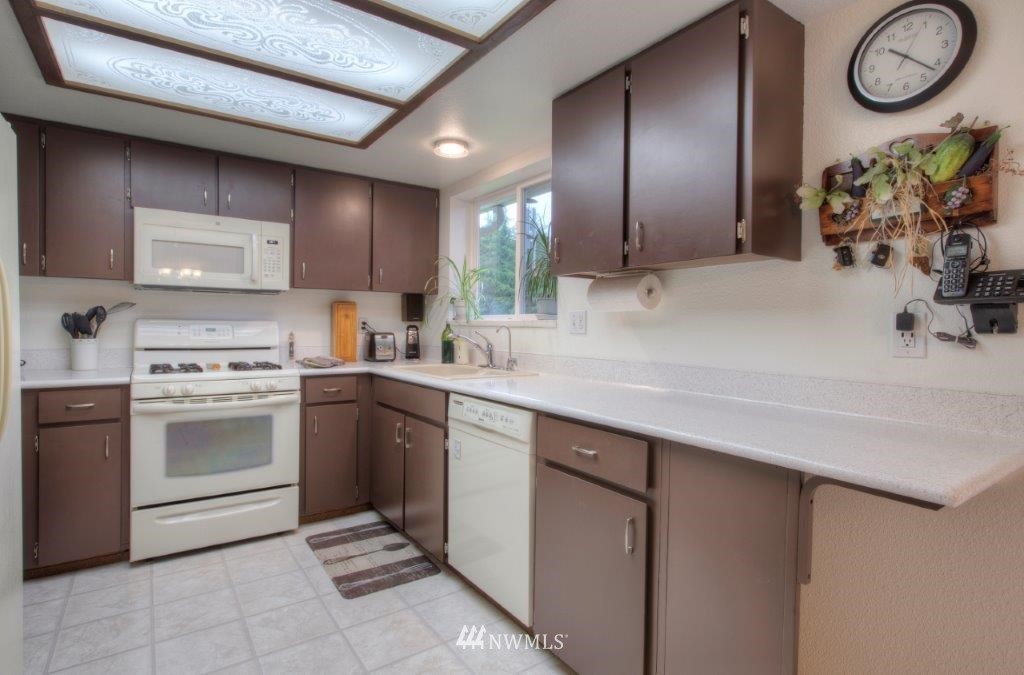 13830 147th Place Southeast Renton, WA 98059 - Photo 7 of 24 Gallery Image 7
