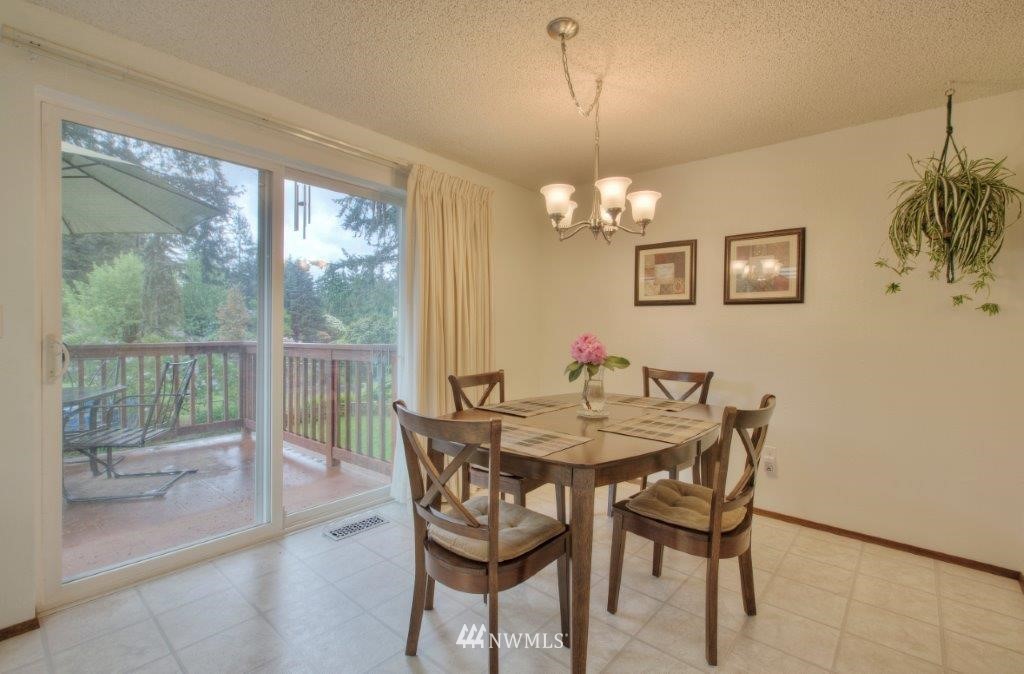 13830 147th Place Southeast Renton, WA 98059 - Photo 9 of 24 Gallery Image 9