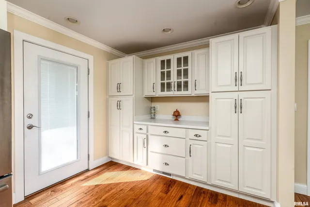 $265,000 | 313 Country Club Lane, Harrisburg, IL 62946