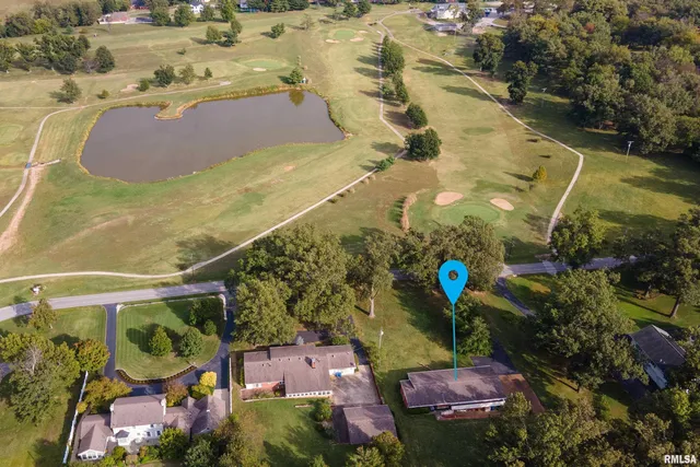 $265,000 | 313 Country Club Lane, Harrisburg, IL 62946