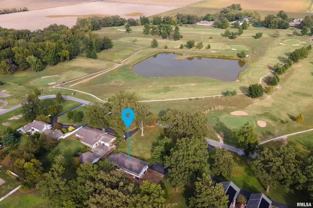 $265,000 | 313 Country Club Lane, Harrisburg, IL 62946