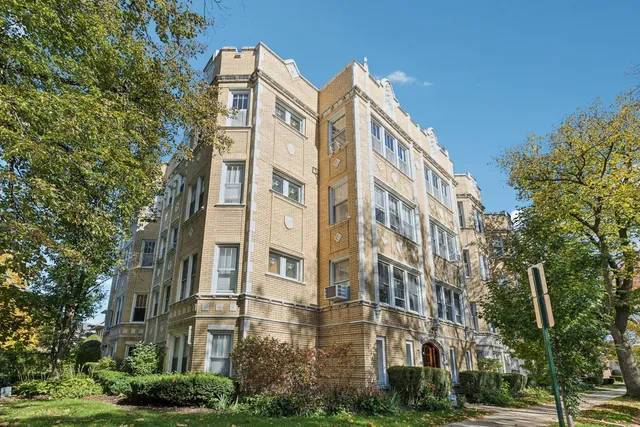 $260,000 | 822 Washington Boulevard, Unit 3, Oak Park, IL 60302