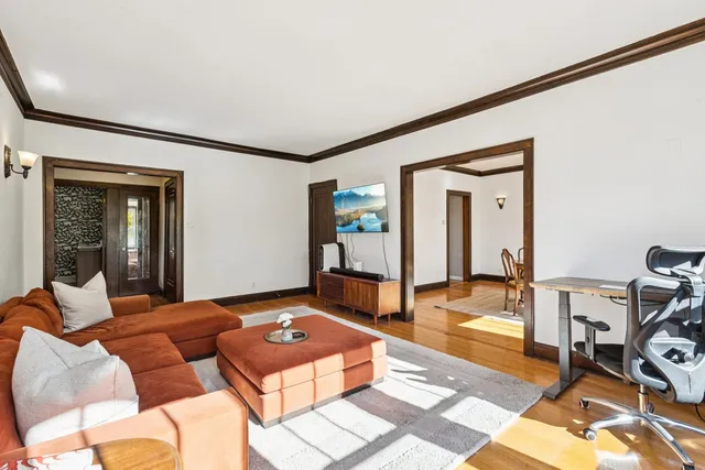 $260,000 | 822 Washington Boulevard, Unit 3, Oak Park, IL 60302