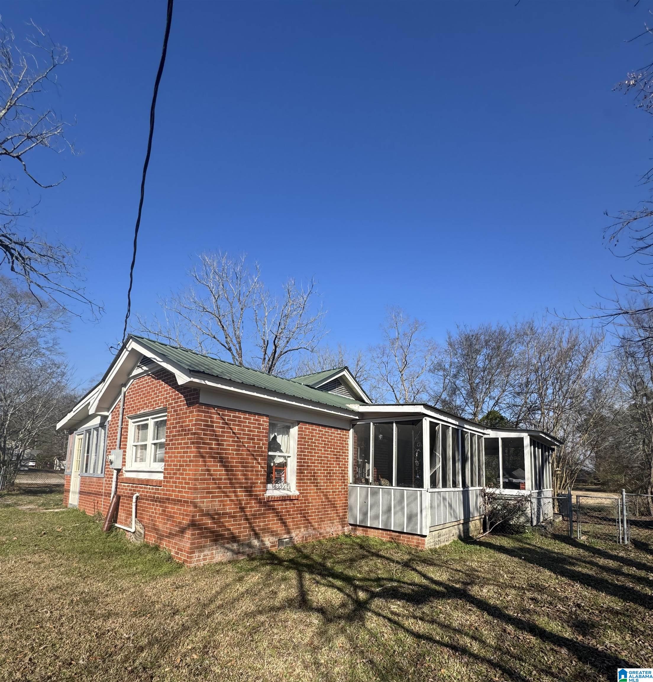 401 17th Street Clanton, AL 35045 - Photo 1 of 15