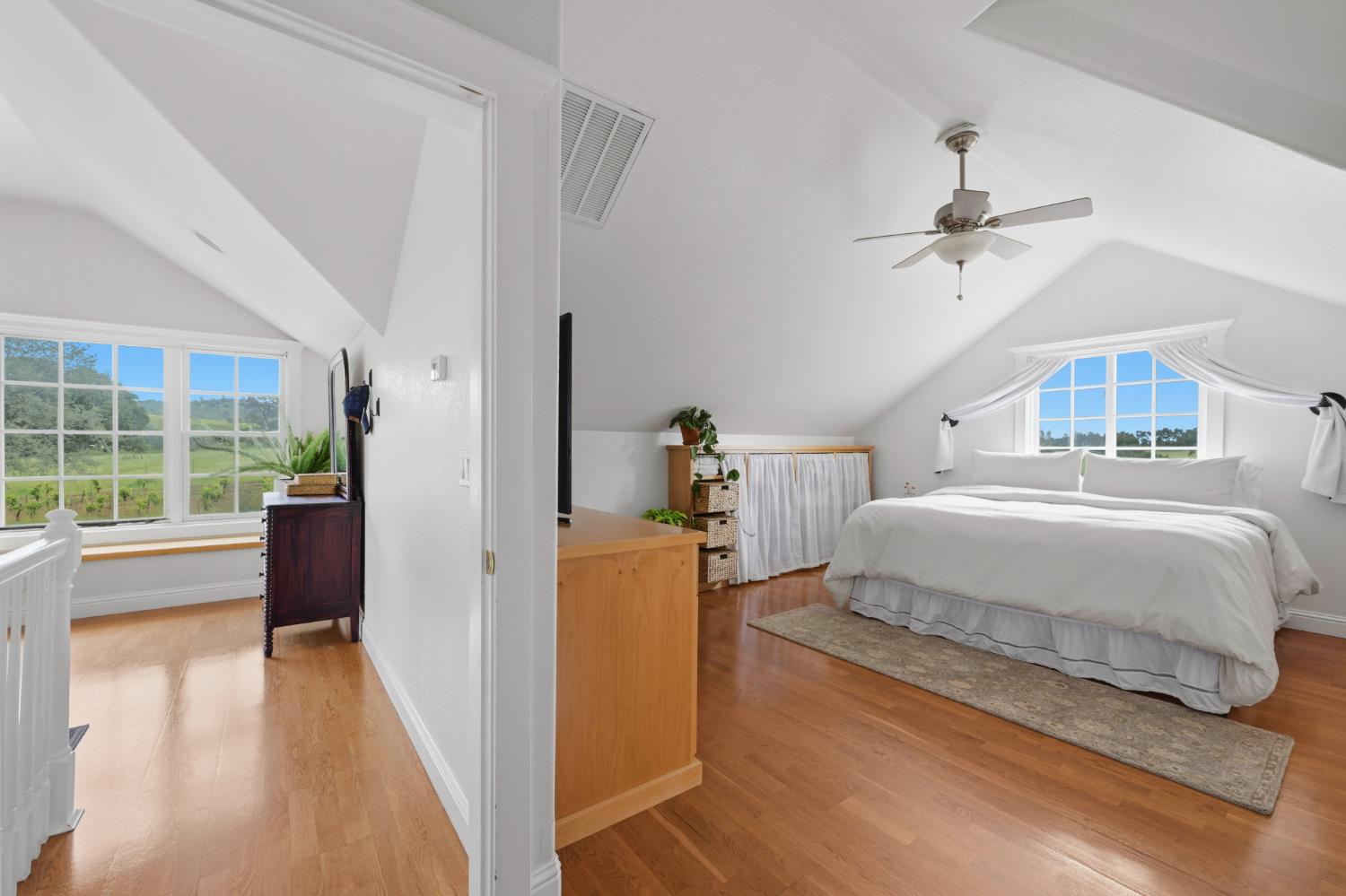 10120 Shenandoah Road Plymouth, CA 95669 - Photo 50 of 86 a spacious bedroom with a bed and a large window