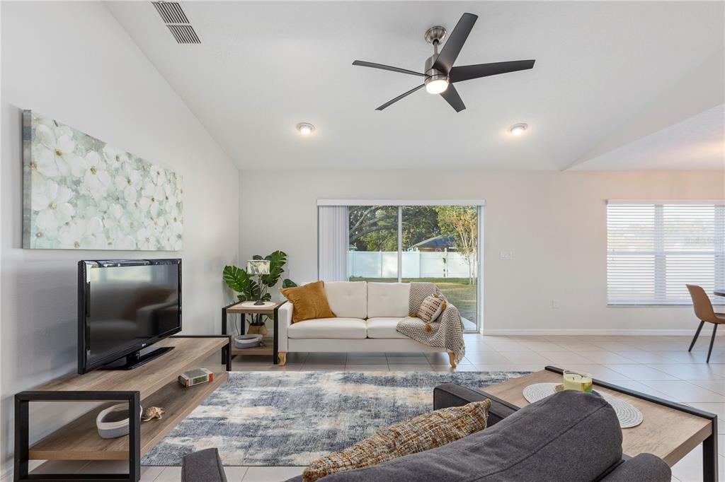 10 Rale Place Palm Coast, FL 32164 - Photo 2 of 27