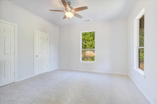 $1,300 | 407 Bonham Street, Tom Bean, TX 75491