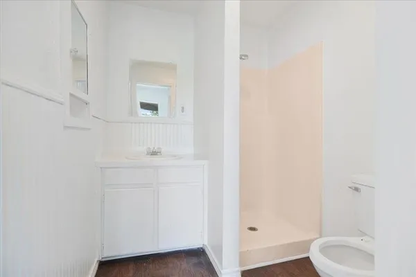 $1,300 | 407 Bonham Street, Tom Bean, TX 75491