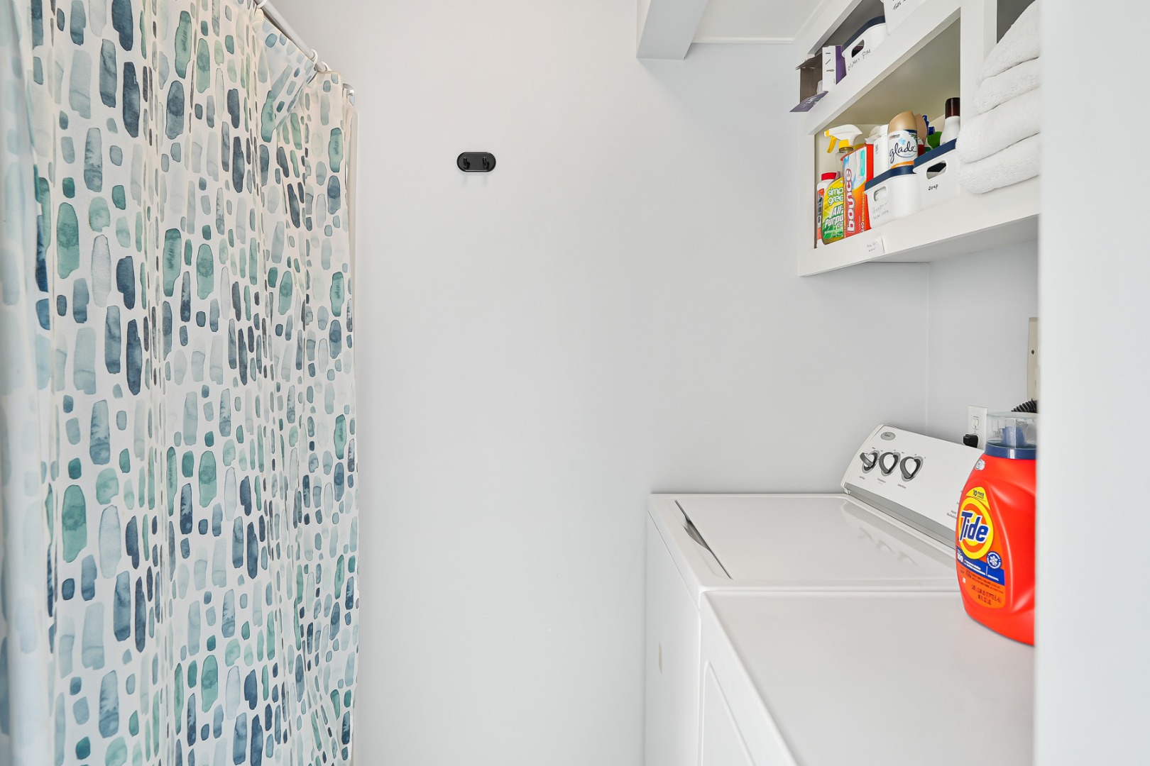 12 Duarte Circle Edgartown, MA 02539 - Photo 22 of 43 a utility room with dryer and washer