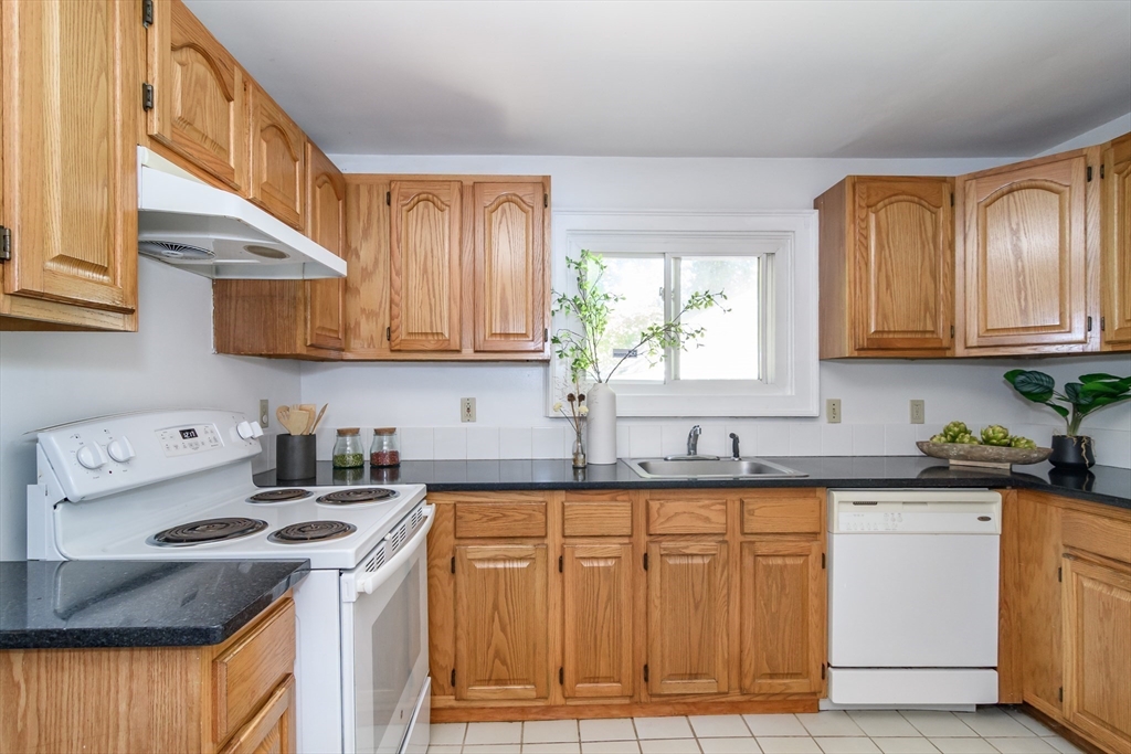 847 Worcester Street Wellesley, MA 02481 - Photo 11 of 21