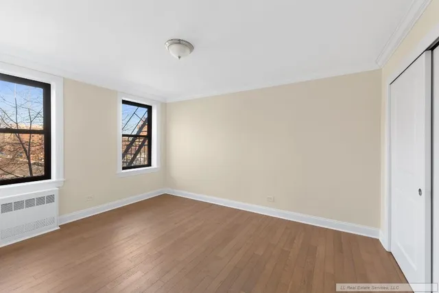 $525,000 | 4523 Broadway, Unit 3B | Hudson Heights