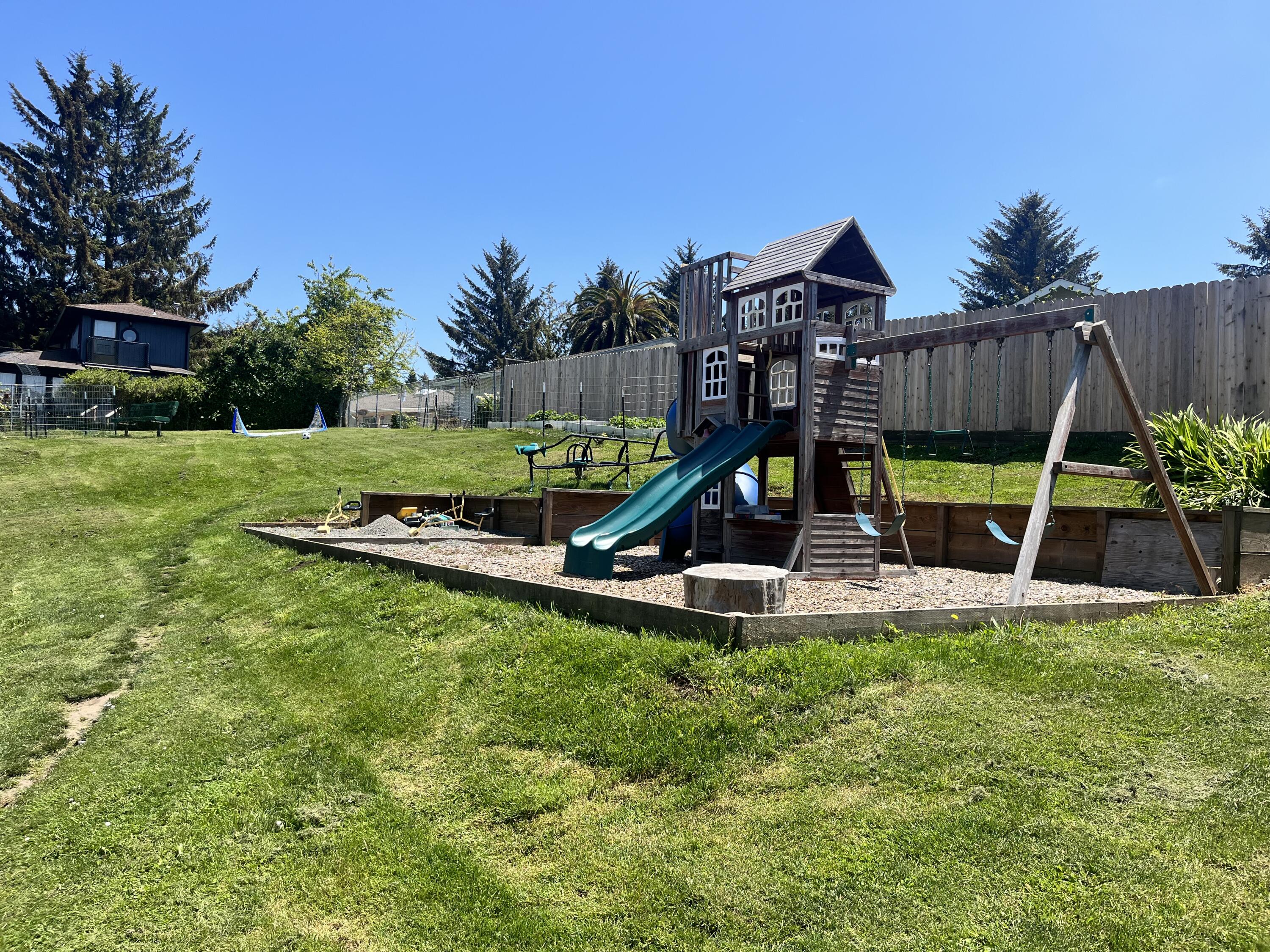 2488 Harbor View Drive Eureka, CA 95503 - Photo 11 of 28