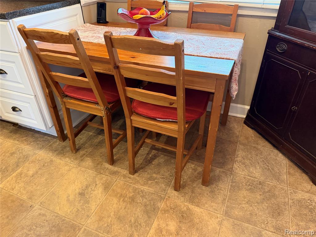 34503 Chestnut Street Wayne, MI 48184 - Photo 9 of 37
