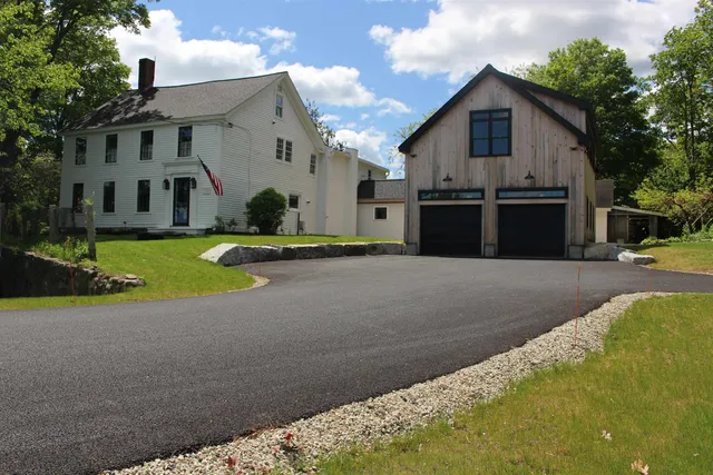 $1,875,000 | 85 College Road, Stratham, NH 03885