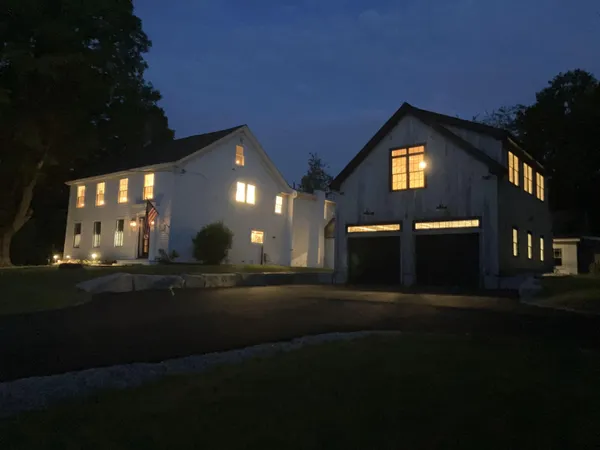 $1,875,000 | 85 College Road, Stratham, NH 03885