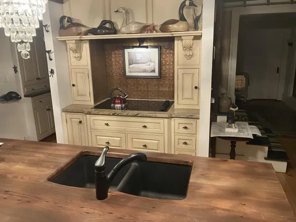 $1,875,000 | 85 College Road, Stratham, NH 03885