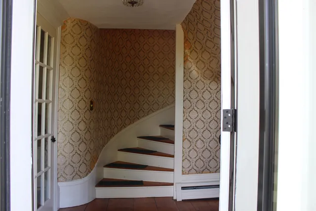 $1,875,000 | 85 College Road, Stratham, NH 03885