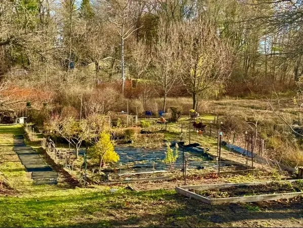 $1,875,000 | 85 College Road, Stratham, NH 03885