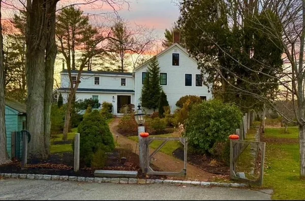 $1,875,000 | 85 College Road, Stratham, NH 03885